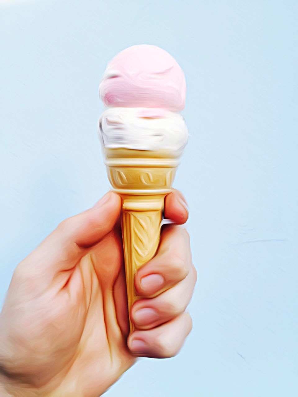 CROPPED IMAGE OF HAND HOLDING ICE CREAM