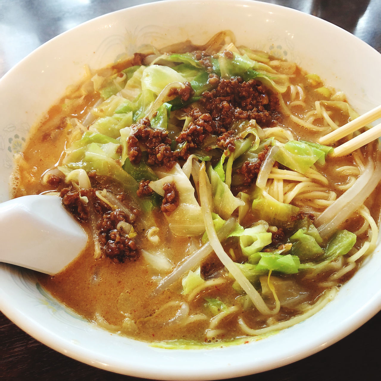 noodle soup, food and drink, food, pasta, healthy eating, bún bò huế, noodle, italian food, bowl, wellbeing, asian food, soup, dish, cuisine, freshness, indoors, chinese food, beef noodle soup, no people, meal, table, close-up, vegetable, high angle view, kalguksu, meat, mi rebus, serving size, chow mein, still life, kuy teav, ramen noodles