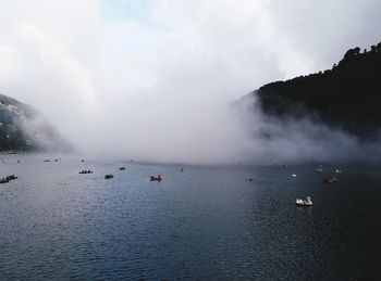 Clouds on nainital lake