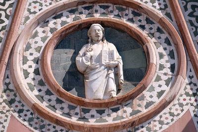 Christ giving a blessing, portal of cattedrale di santa maria del fiore, florence, italy