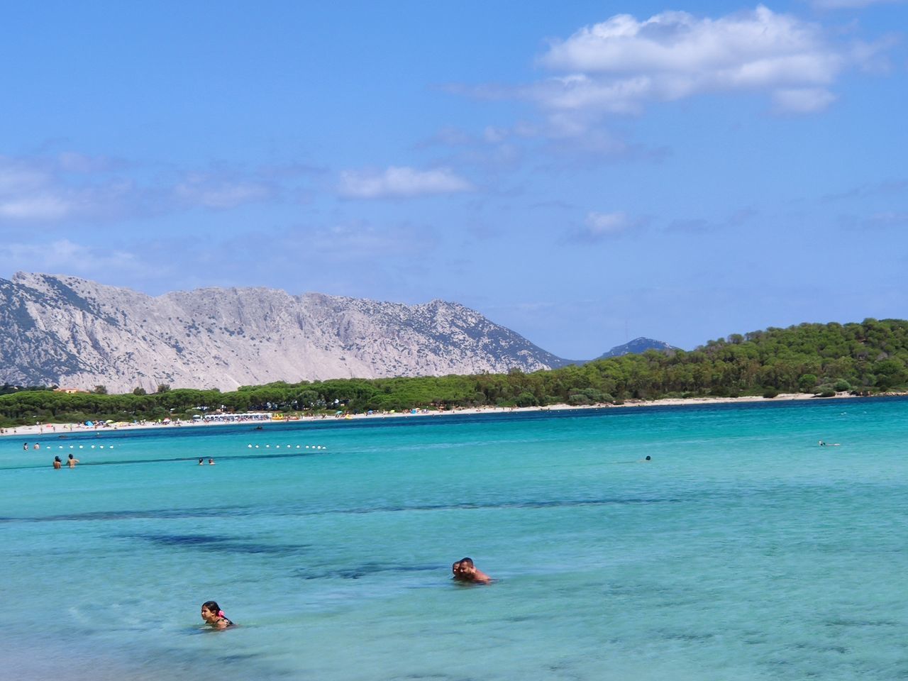 SCENIC VIEW OF SEA AGAINST BLUE SKY