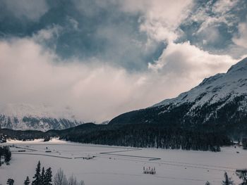 Moody winter scenery with clouds
