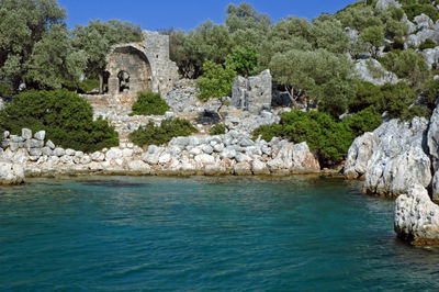 Arch bridge over sea