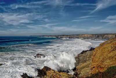 Big waves against rocks