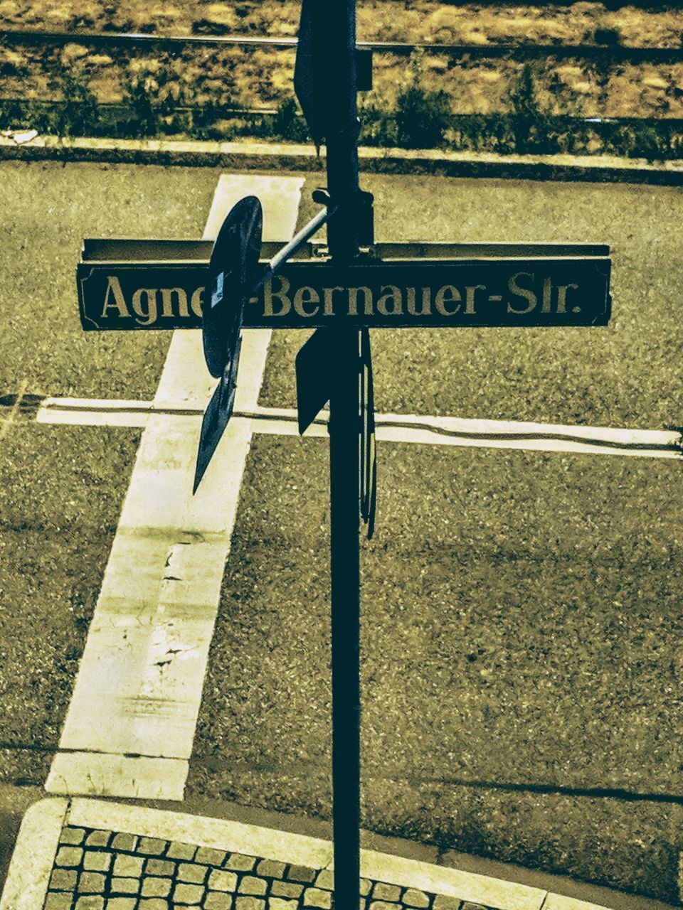 TEXT ON ROAD SIGN