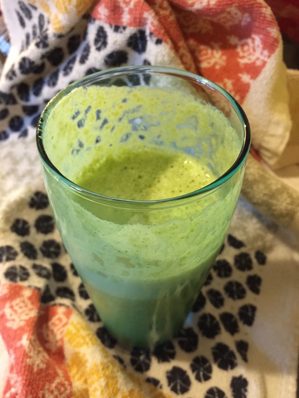 CLOSE-UP OF DRINK IN GLASS