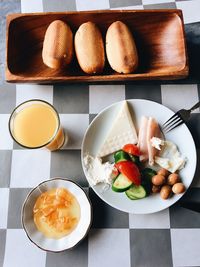 Food in bowl on table