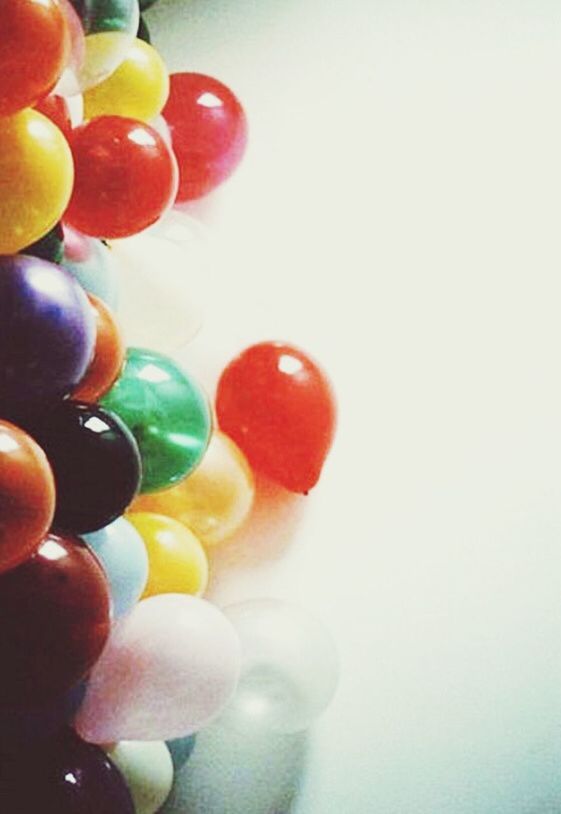 multi colored, large group of objects, still life, variation, red, indoors, balloon, studio shot, close-up, colorful, abundance, food and drink, copy space, freshness, choice, white background, ball, no people, arrangement, healthy eating