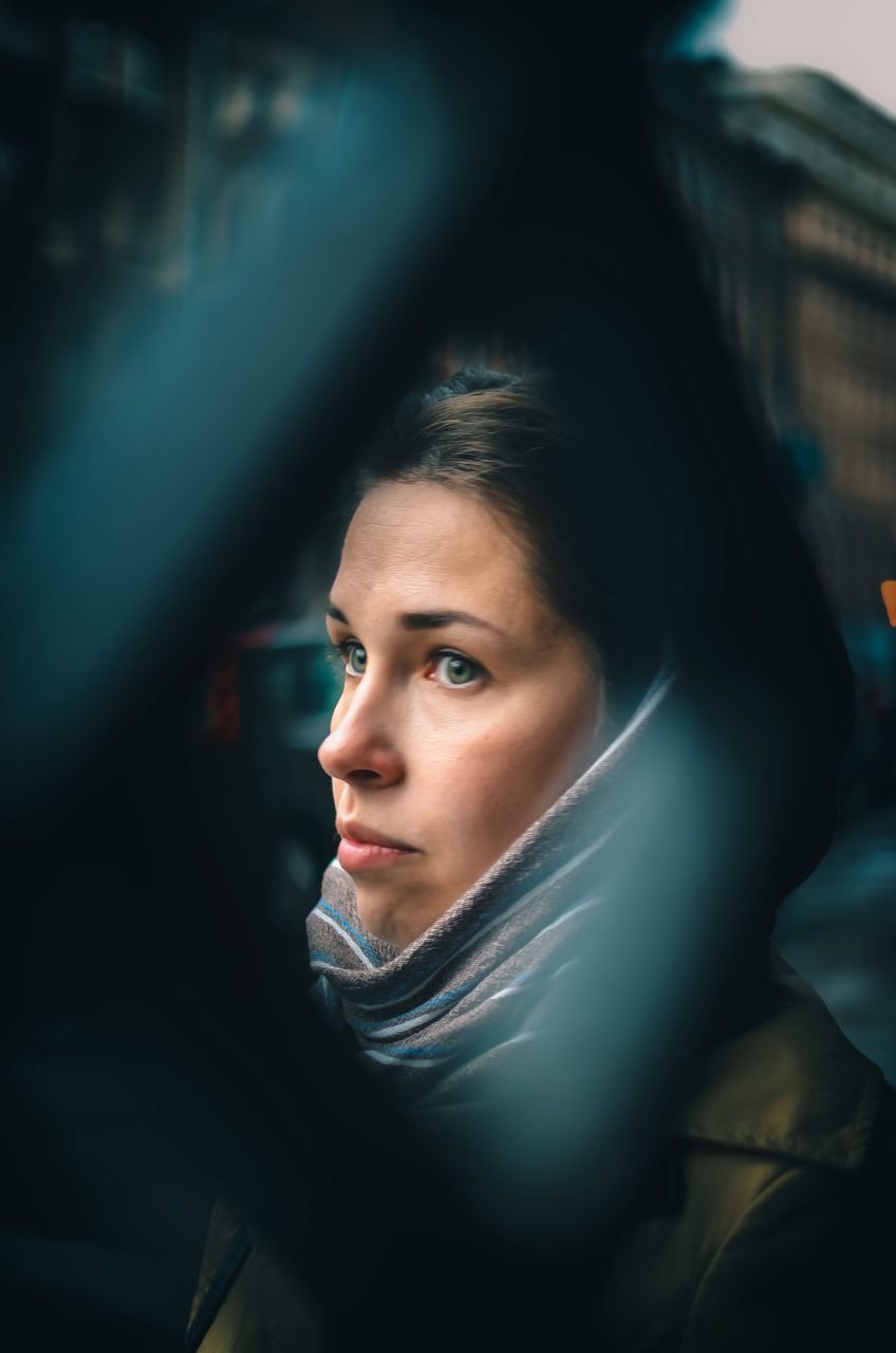 one person, portrait, headshot, young adult, lifestyles, real people, young women, leisure activity, women, looking at camera, adult, beauty, beautiful woman, looking, selective focus, day, focus on foreground, outdoors, contemplation