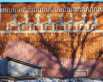 Graffiti on wall of building