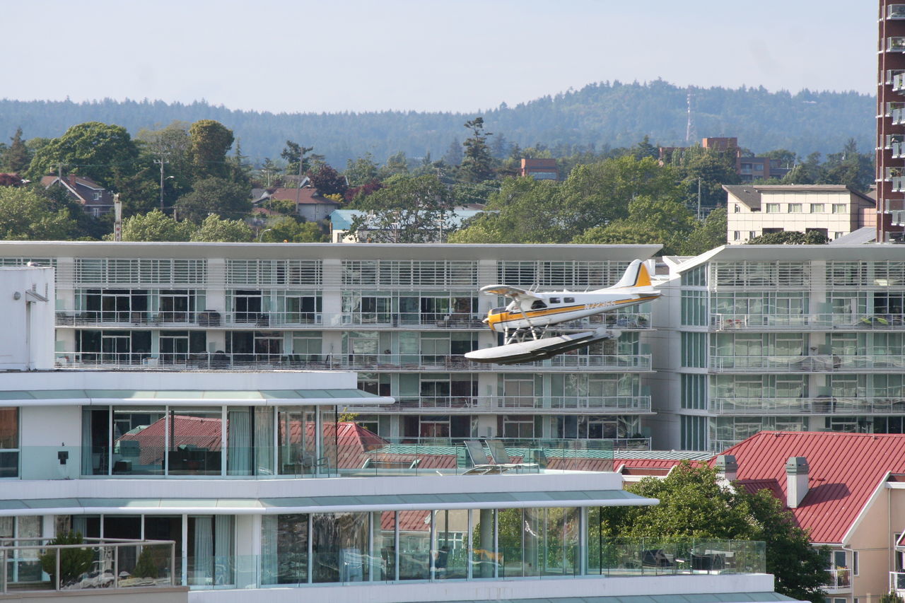 VIEW OF BUILDINGS IN THE CITY