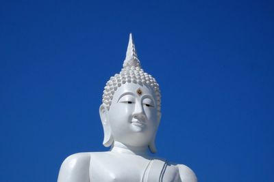 Low angle view of statue against clear sky