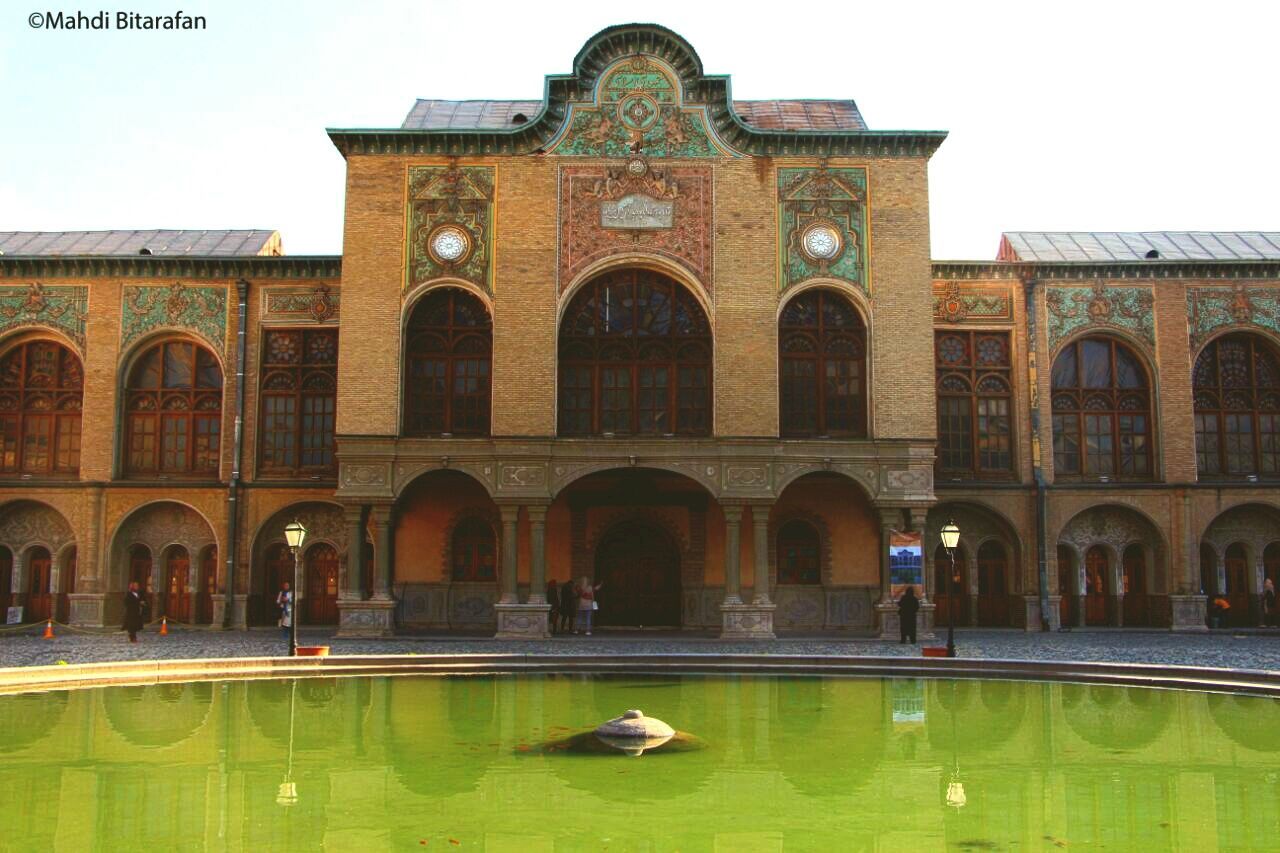 architecture, arch, travel destinations, water, built structure, building exterior, cultures, facade, swimming pool, no people, outdoors, gondola - traditional boat, day