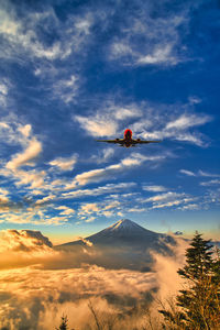 View of mt,fuji against sea of clouds sky