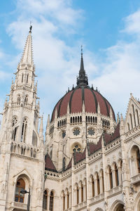 Beautiful architecture of famous hungarian parliament building in budapest, hungary