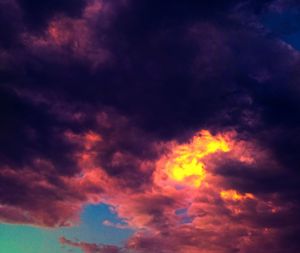 Low angle view of cloudy sky