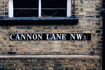 Text on wall of building