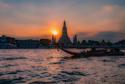 Wat arun temple of dawn in bangkok landmark of thailand after restoration, 2018