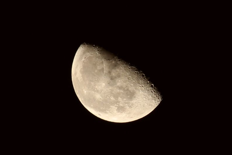 moon, astronomy, planetary moon, night, moon surface, full moon, beauty in nature, space exploration, discovery, tranquil scene, scenics, nature, tranquility, dark, majestic, copy space, circle, sphere, sky, exploration