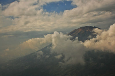 Clouds covering mount merbabu