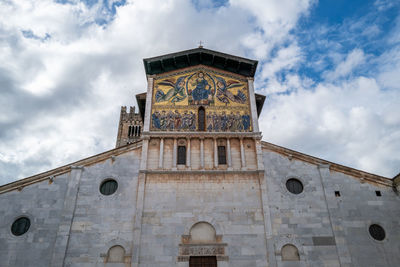 Low angle view of temple building against sky