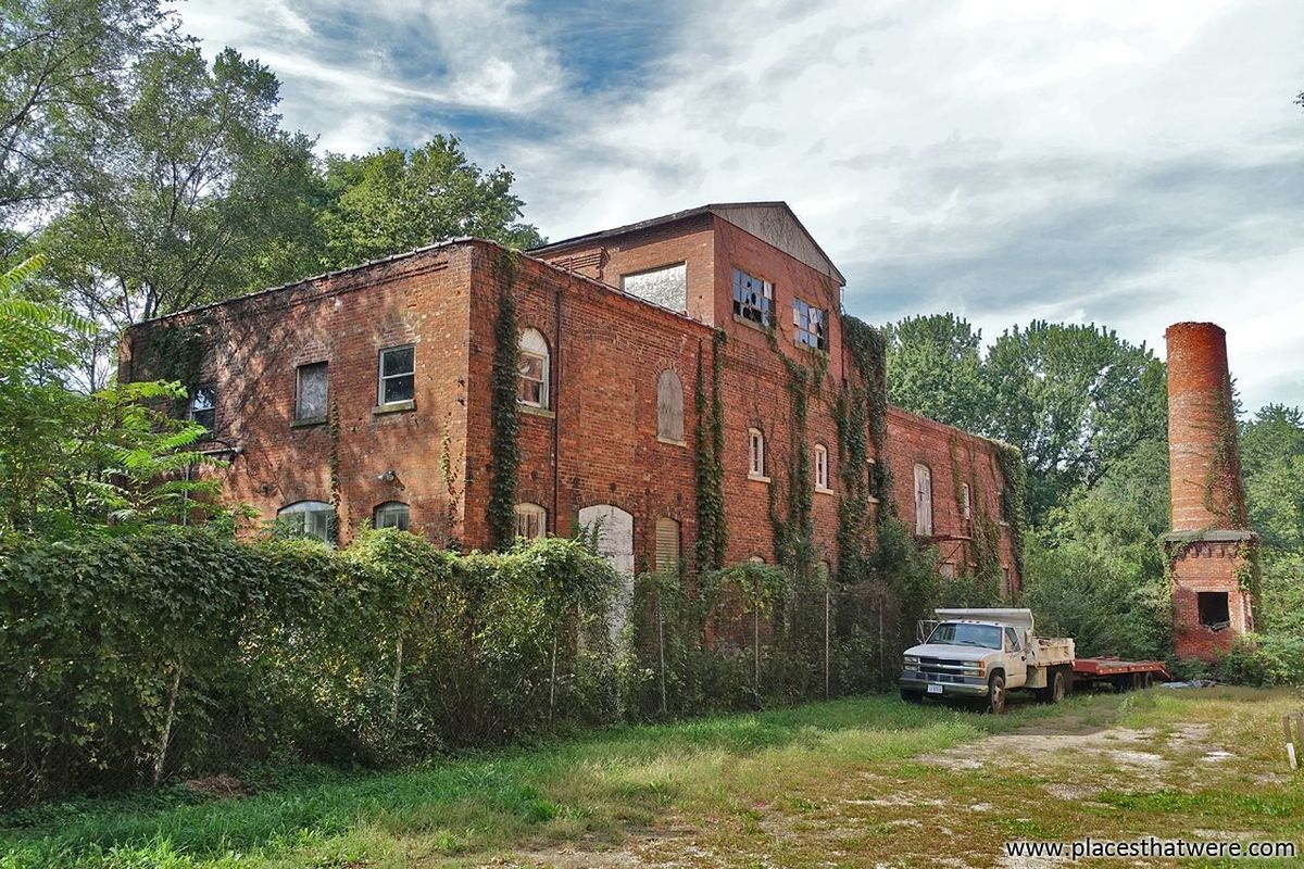 building exterior, architecture, tree, built structure, sky, green color, house, grass, outdoors, transportation, no people, growth, cloud - sky, day, land vehicle, ivy, nature, creeper plant