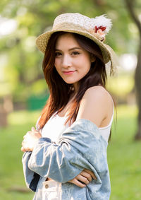 Portrait of a smiling young woman
