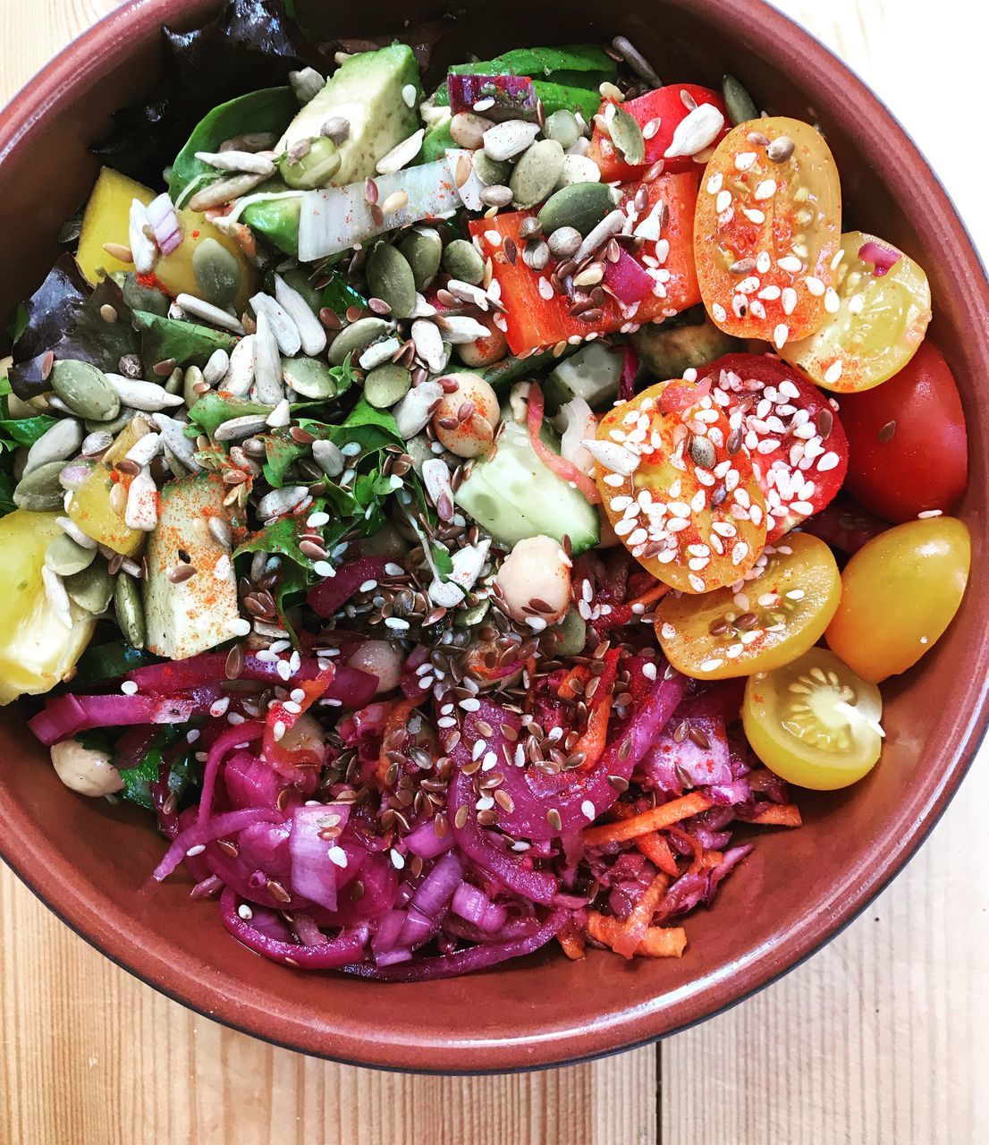 HIGH ANGLE VIEW OF MEAL SERVED IN BOWL