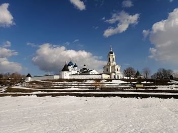 The photo shows the vysotsky monastery, in the city of serpukhov, moscow region, russia