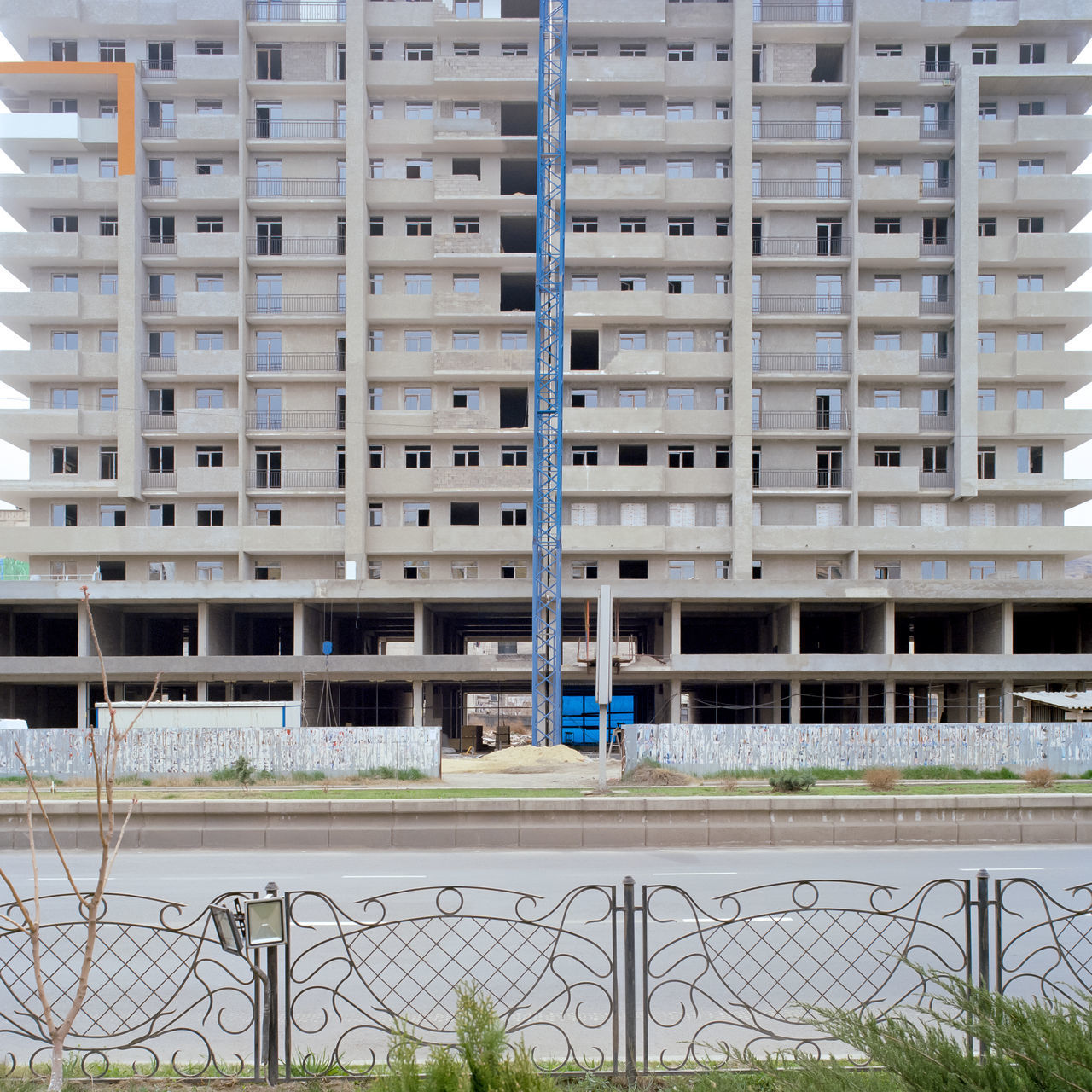 VIEW OF MODERN BUILDING