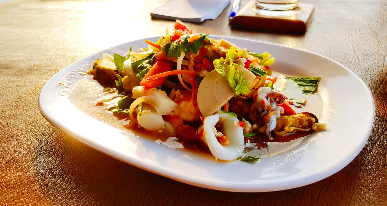 HIGH ANGLE VIEW OF MEAL SERVED IN PLATE