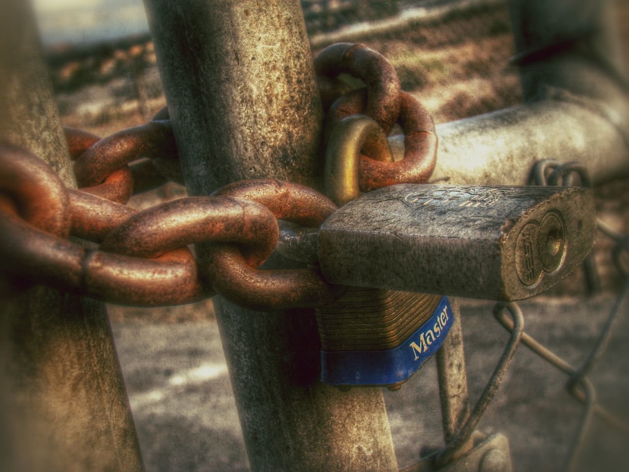 metal, rusty, close-up, metallic, focus on foreground, chain, old, part of, indoors, strength, day, protection, iron - metal, security, safety, padlock, no people, connection, cropped