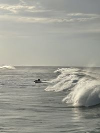 Surf ski .. surf wave .. pacific ocean 