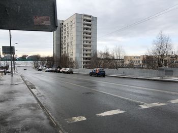 Traffic on road in city