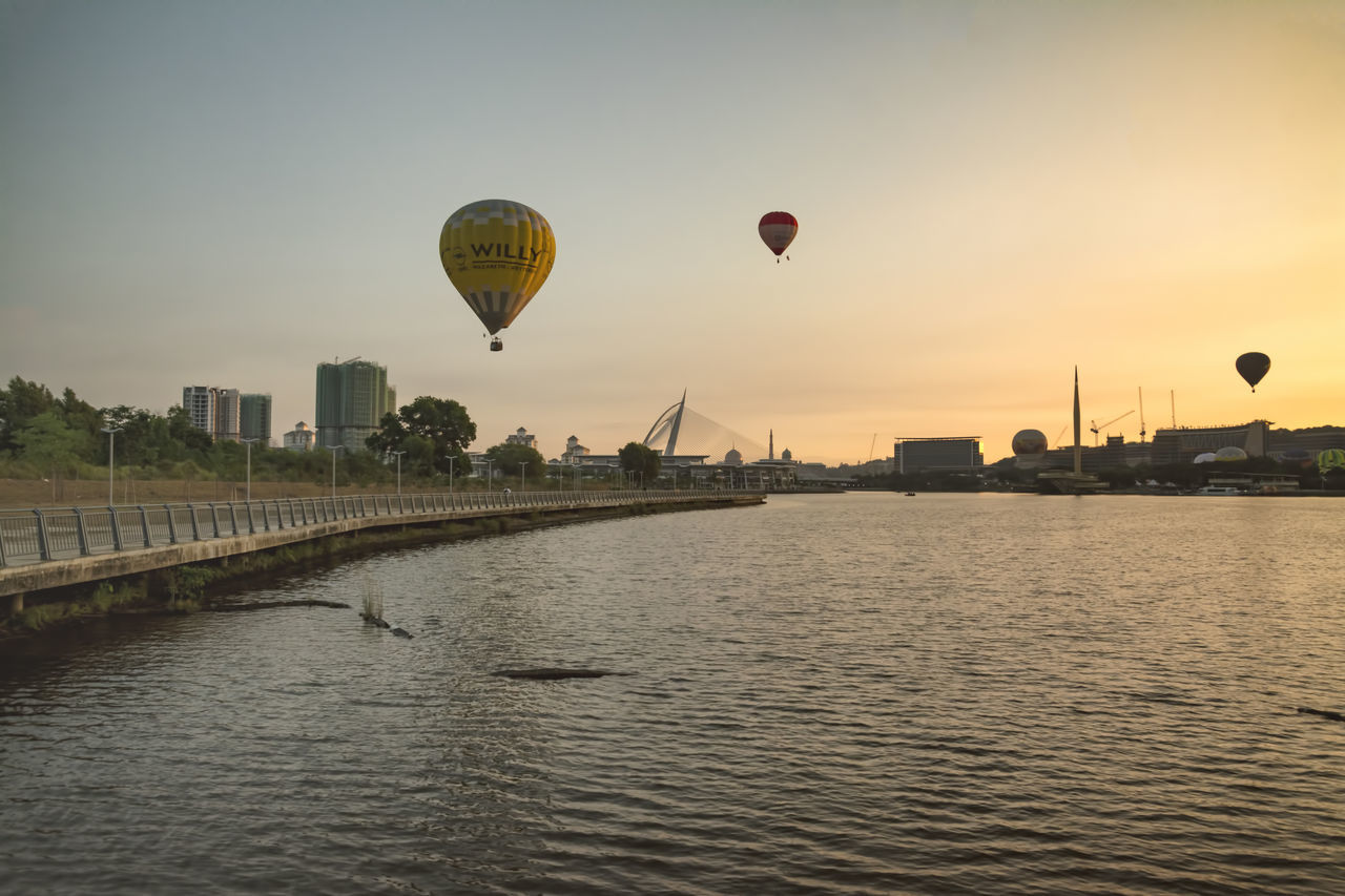 Hot air balloons in the sky