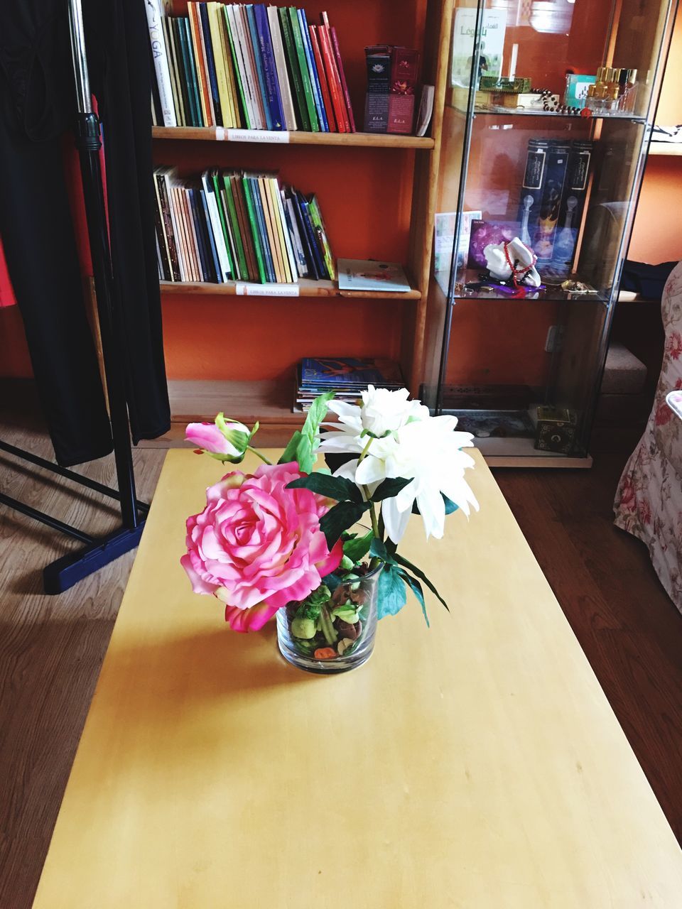 flower, bouquet, indoors, bunch of flowers, no people, fragility, freshness, day, flower arrangement, nature
