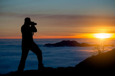 Photographing a sea of fog in the mountains