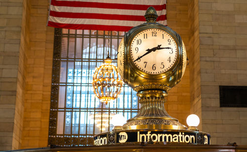 Clock in main hall in grand central terminal, new york