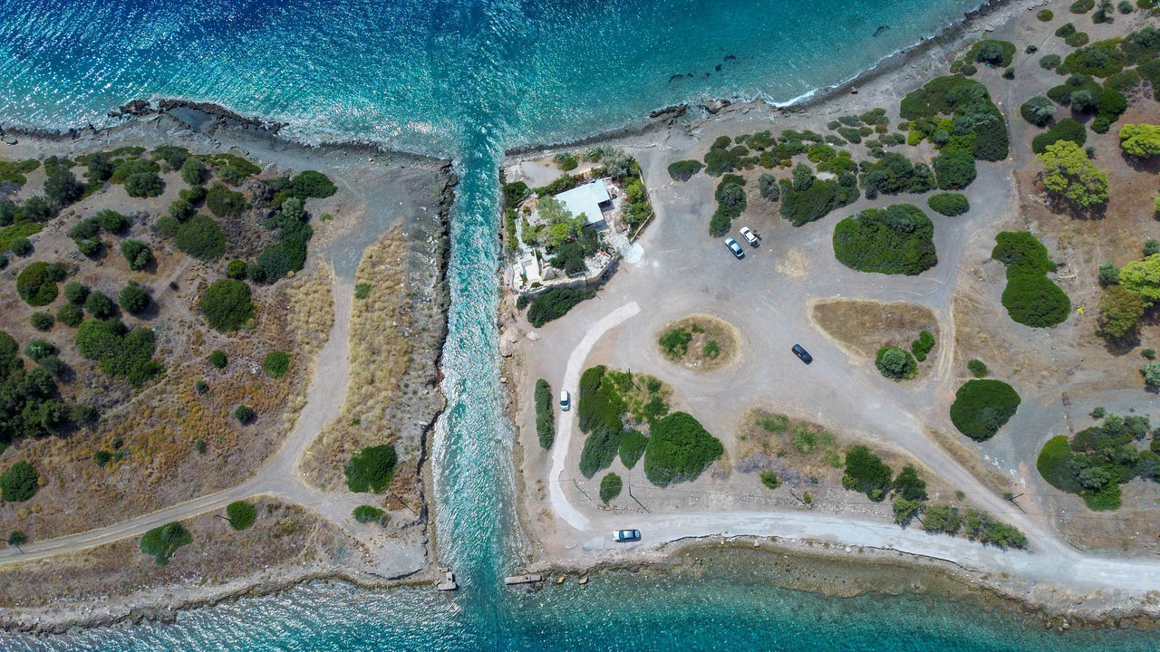 HIGH ANGLE VIEW OF SEA WAVES