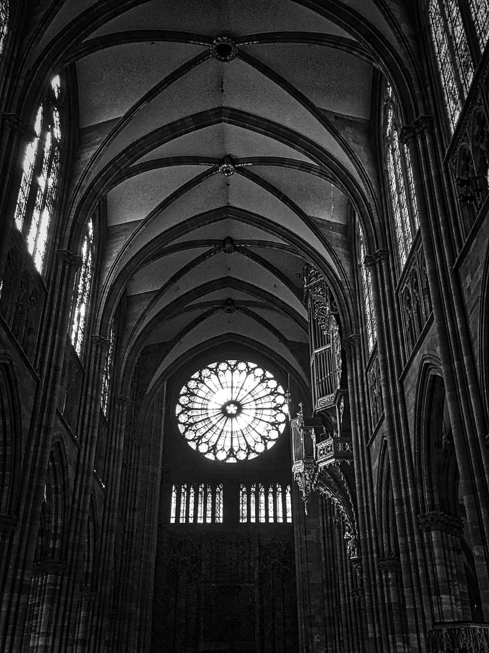 LOW ANGLE VIEW OF CEILING OF CHURCH