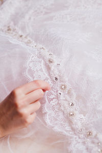 Cropped hand stitching wedding dress