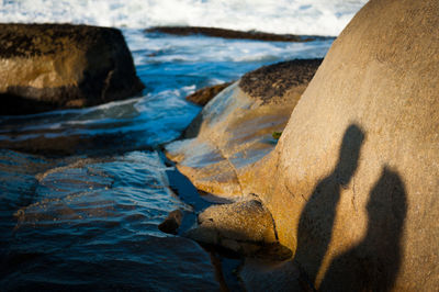 Double shadow in stone