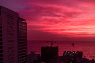 Red-purple sunset in colombo, sri lanka. horizontal photo