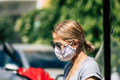 Portrait of woman wearing sunglasses