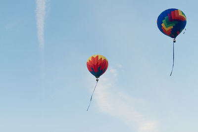 Hot air balloon with tail