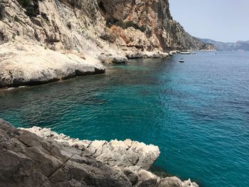 Scenic view of bay