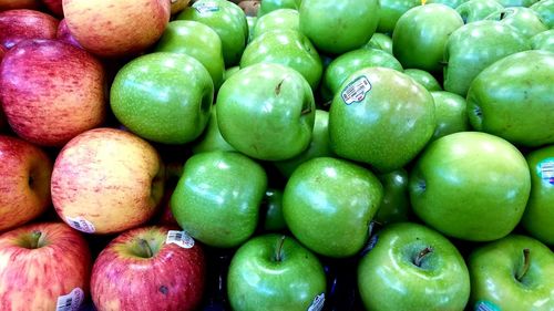 Full frame shot of apples