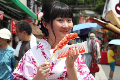 Enjoy japanese street food in yukata, summer 