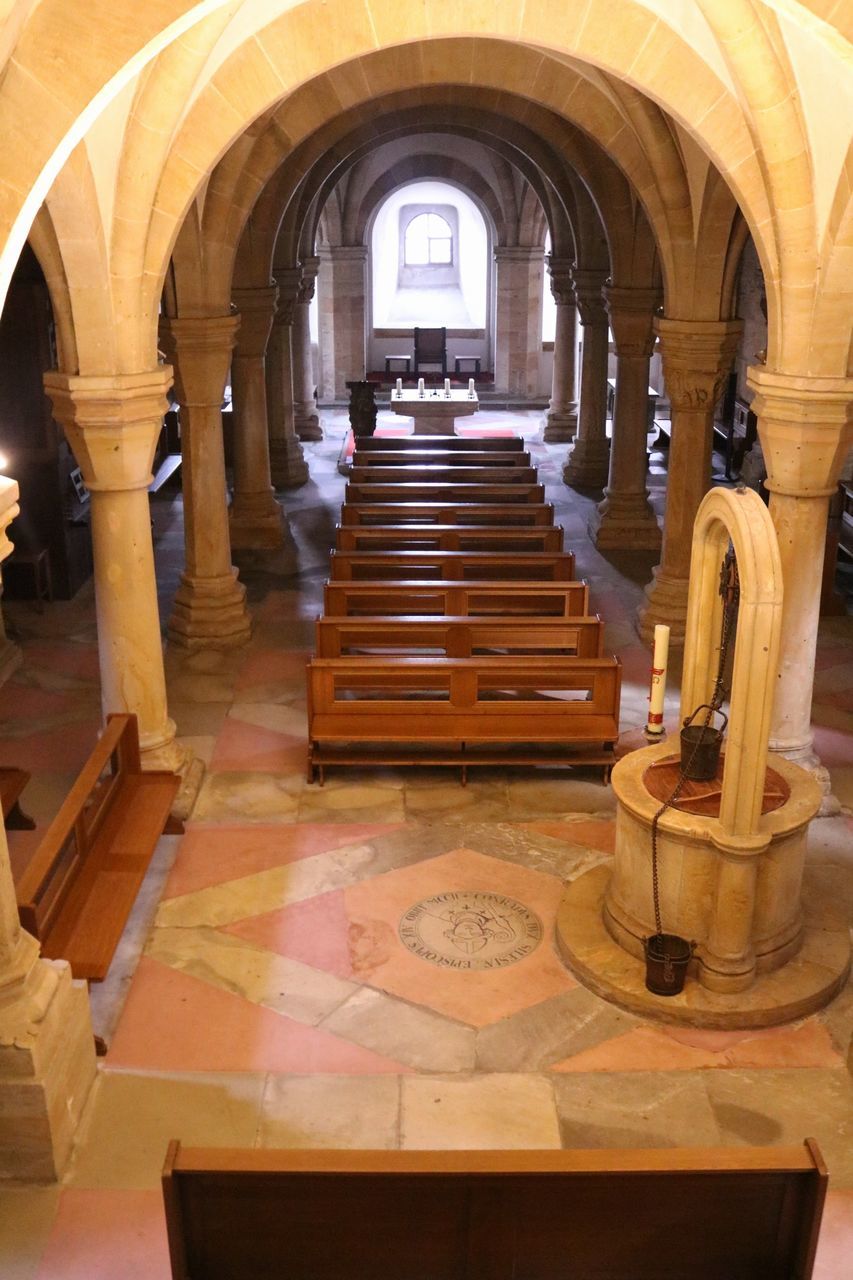 arch, indoors, architecture, no people, day