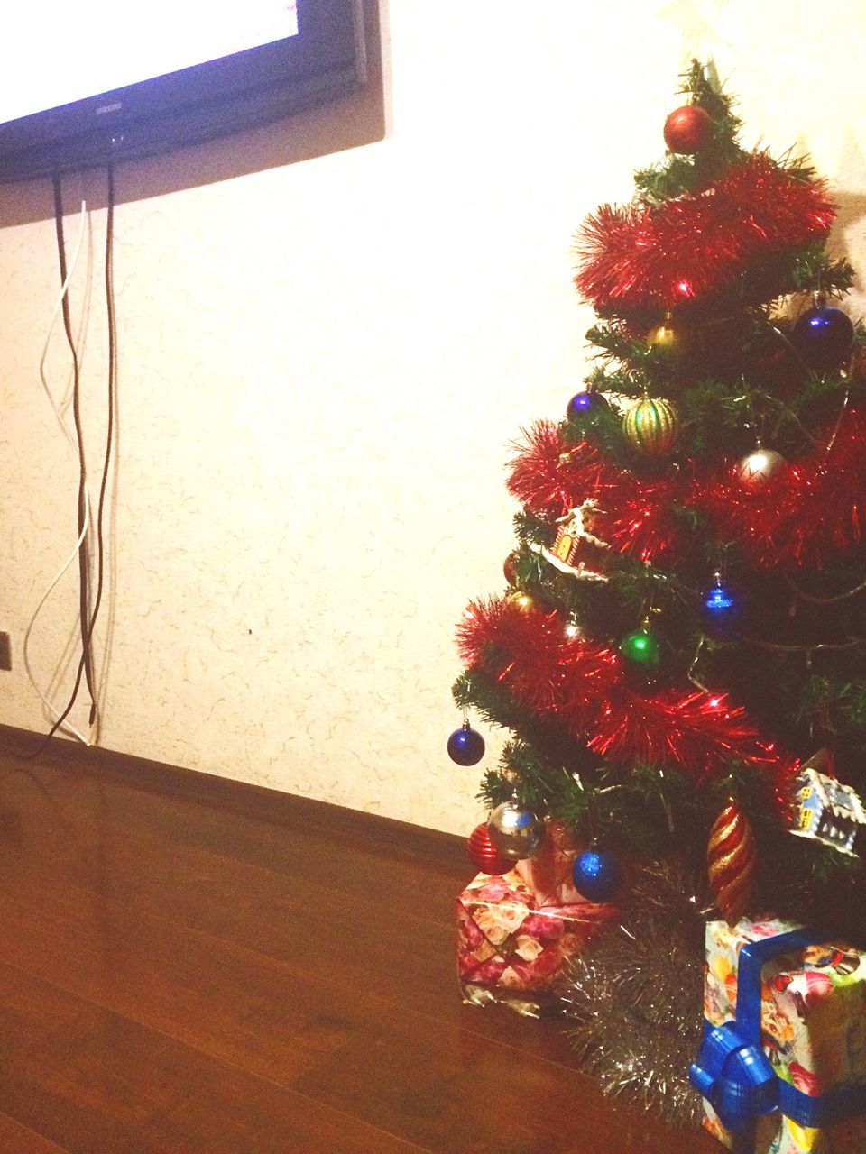 christmas, christmas tree, tree, tradition, celebration, christmas decoration, christmas ornament, no people, christmas lights, hanging, illuminated, holiday - event, indoors, close-up, day